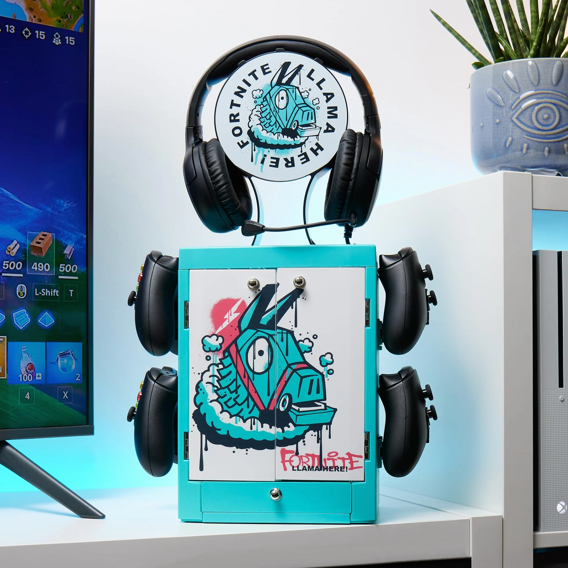 Numskull Armadietto da Gaming Ufficiale Fortnite – Organizer Compatto e Resistente per 10 Giochi/DVD, 4 Controller, Cuffie e Accessori