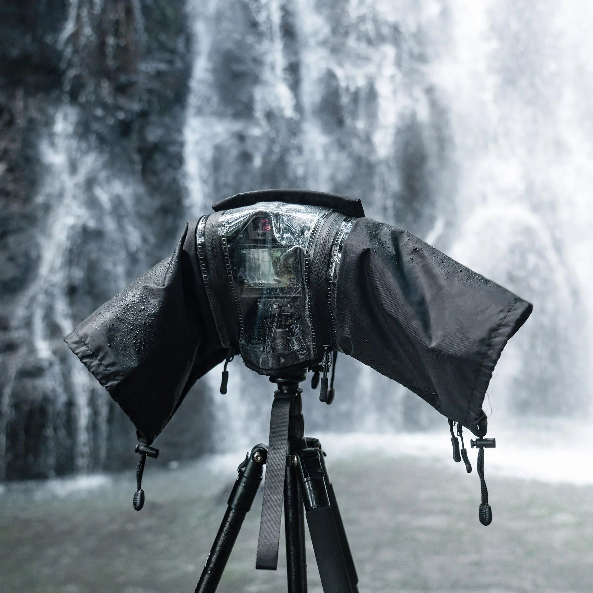 JJC Copertura antipioggia in nylon per fotocamere e obiettivi Canon, Sony, Nikon, lunghezza ≤ 230 mm, montaggio con cinghia e treppiede, finestra di visualizzazione con cerniera, maniche antiscivolo