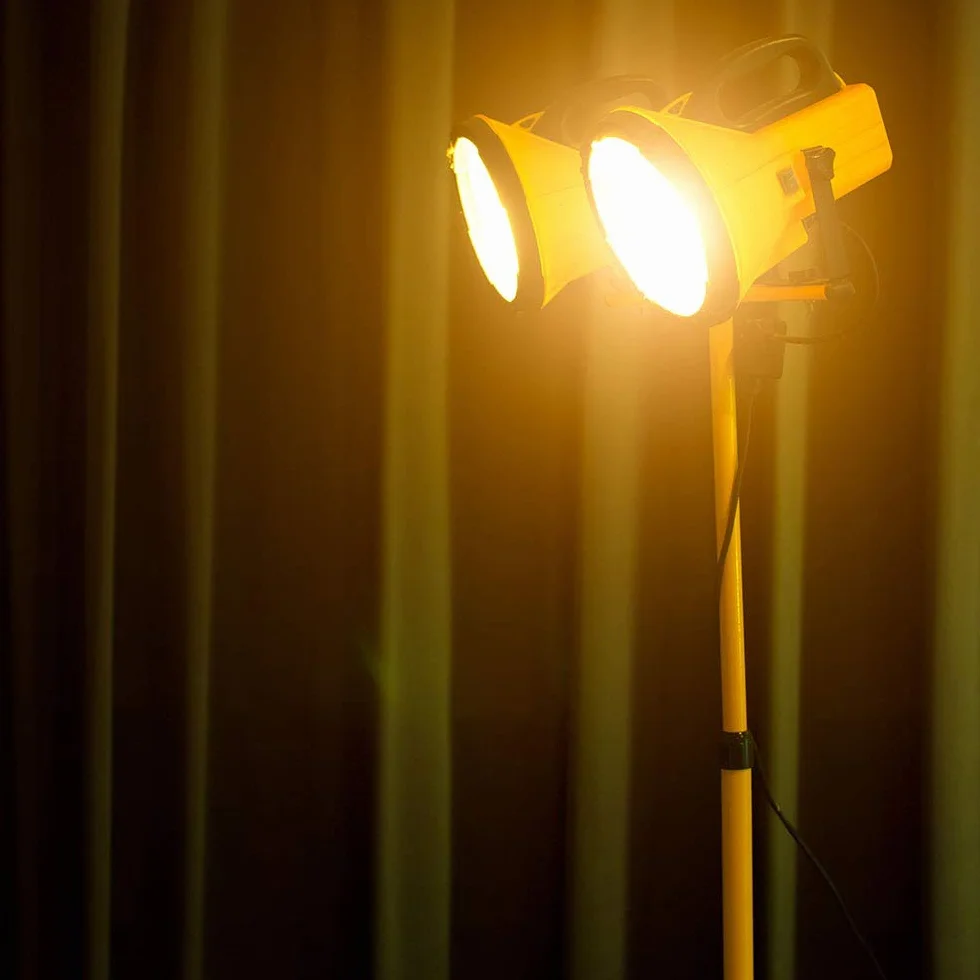 Supporto Trepiede in Alluminio per Fari LED Colore Giallo