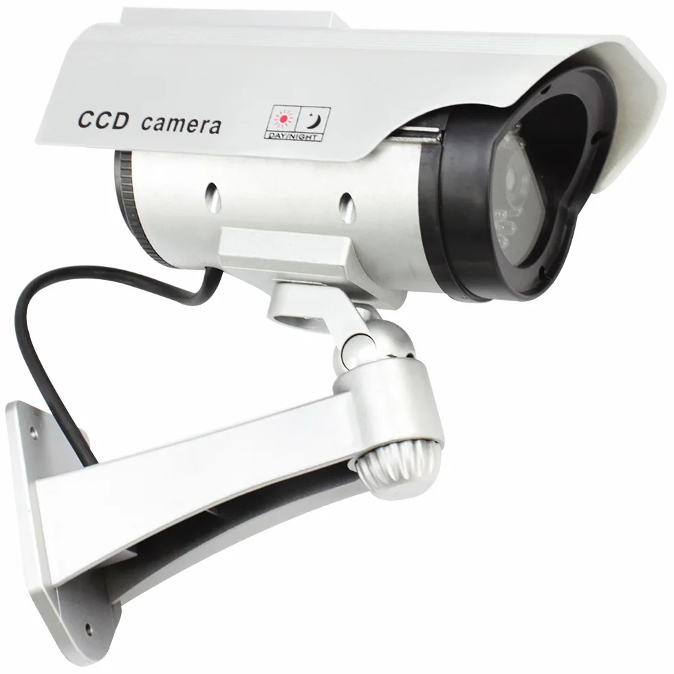 com-four® 2x Telecamera finta per esterno - telecamera fittizia con supporto a parete - telecamera di sicurezza solare con LED per la casa (02 pezzi)